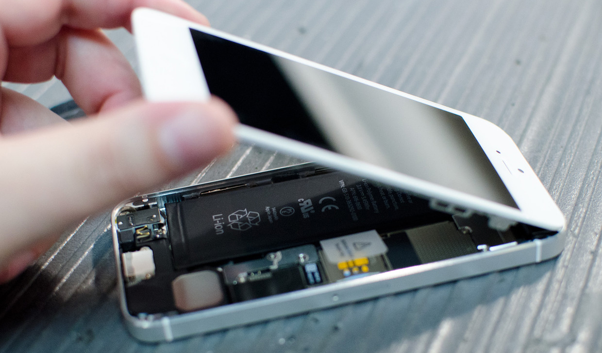 Ghid de reparatie display crapat iPhone 5C