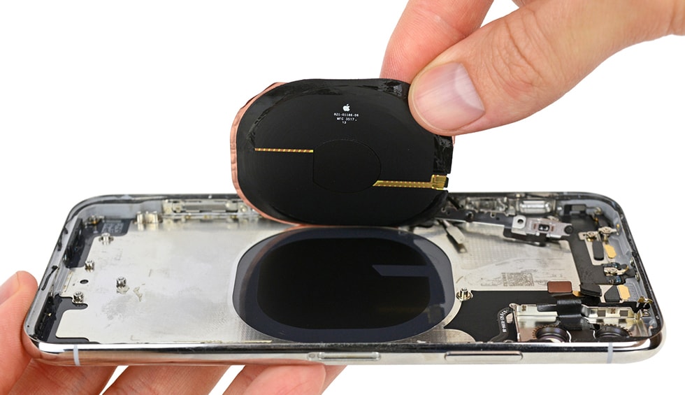Reparatii iPhone X - bobina de incarcare wireless fara fir